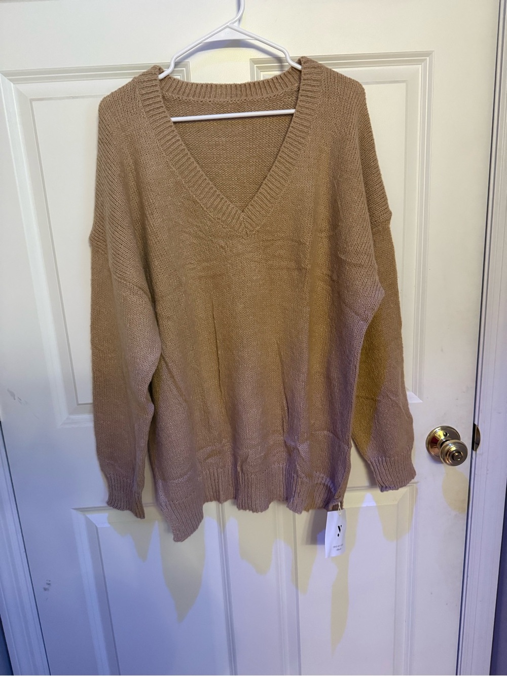 Relaxed V-Neck Oversized Sweater in Camel